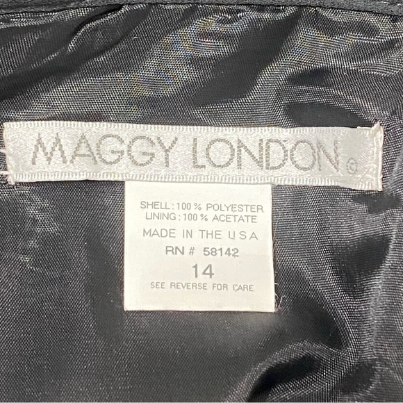 Maggy London Elegant Black Lace Mini Skirt - Picture 3 of 5